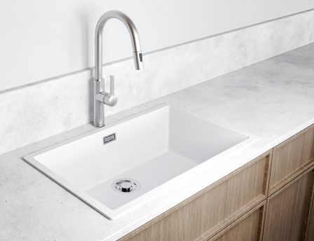 Czy biały zlew granitowy jest praktyczny? Sprawdź, zanim kupisz